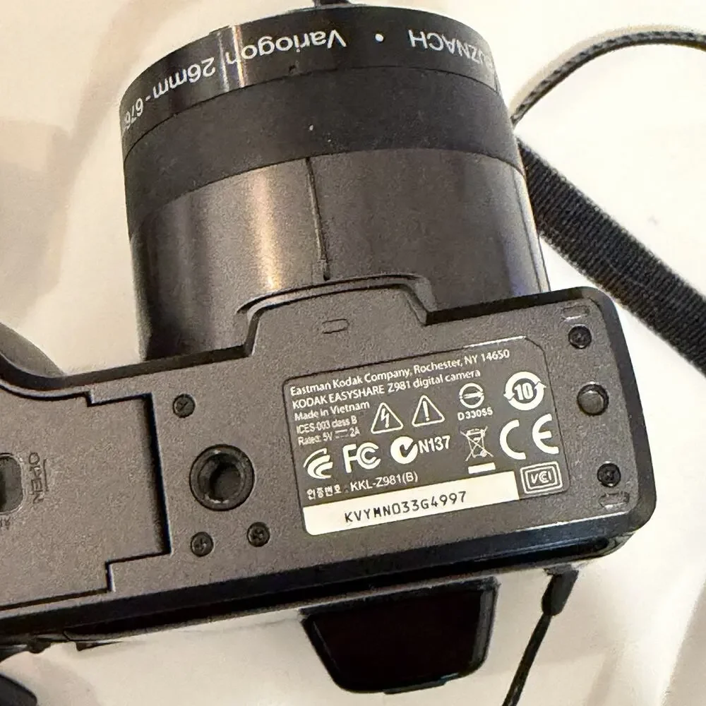 Kodak EasyShare Z981 14MP 26x Zoom Digital Camera Works Box Black